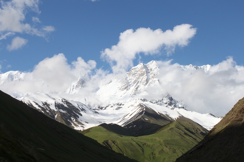  Шхара в тумане