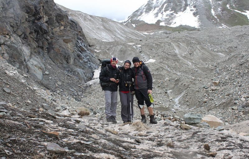  На леднике Шхары