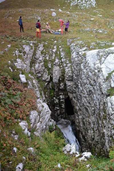 Поход по горам и пещерам Абхазии