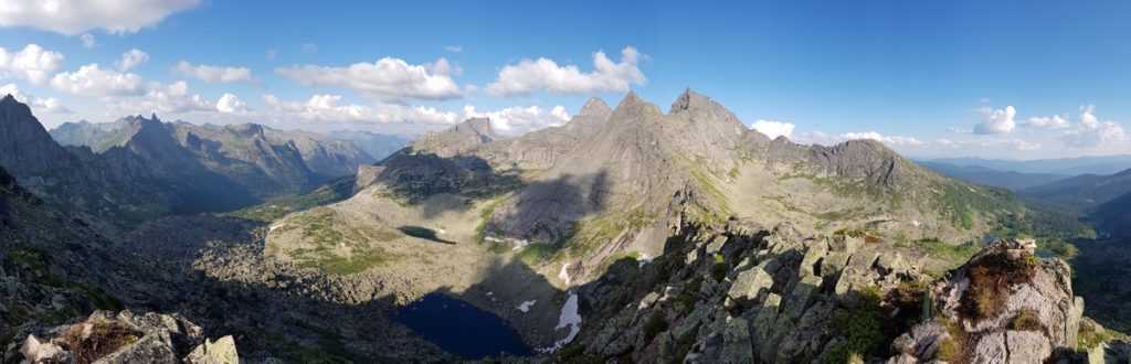 Вид с перевала Курсантов Ергаки