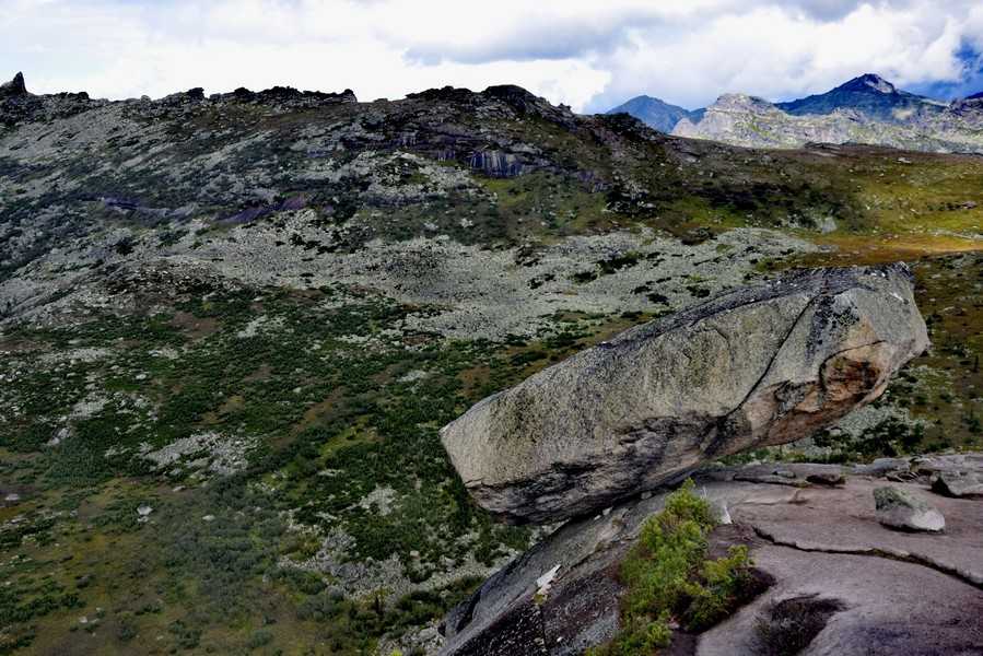 Висячий Камень Ергаки