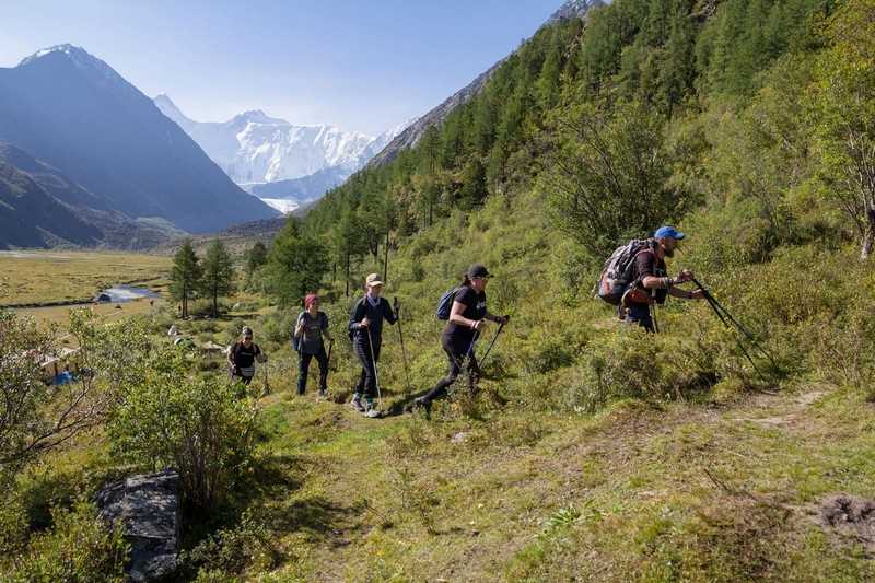 Поход к подножию Белухи