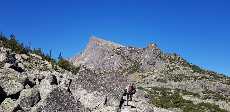 Восхождение на Зуб Дракона озеро Эхо Ергаки