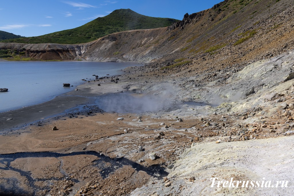 Озеро Кипящее Кунашир